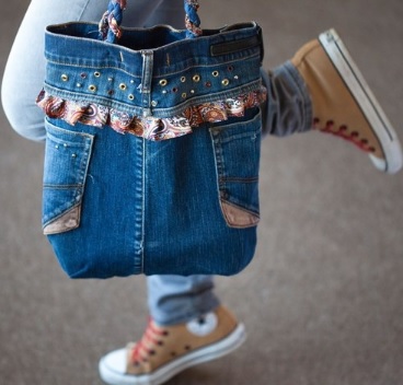 Сумка через плечо из джинсов. 11 идей для творчества + фото